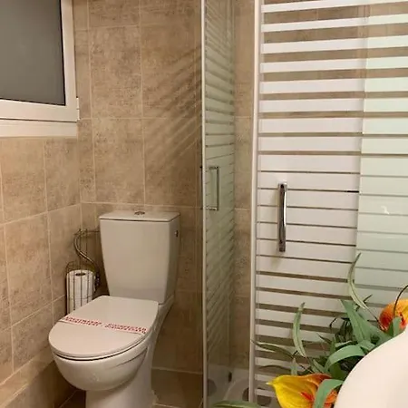 Modern Comfort Close To Acropolis Apartment