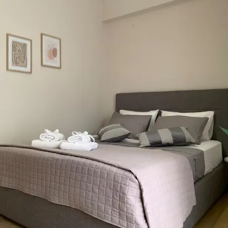 Modern Comfort Close To Acropolis